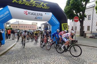 Malý závod míru Kyocera AVX 2022